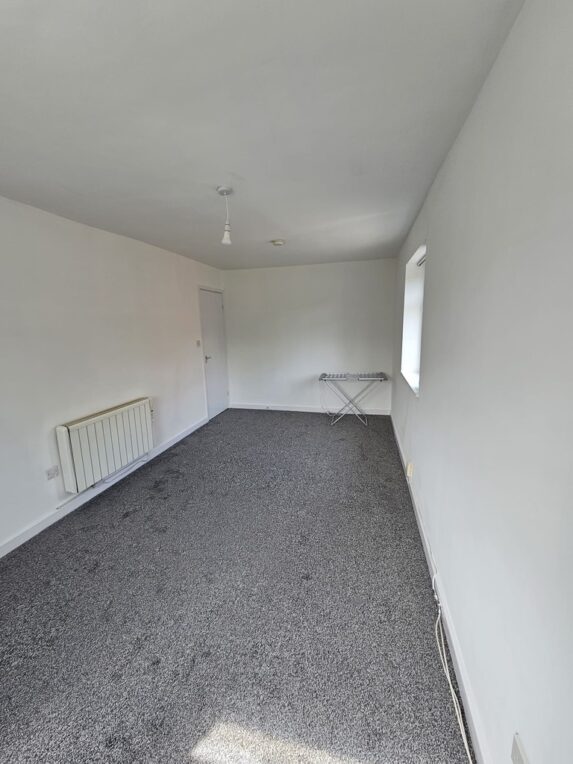 Cross Lane, Radcliffe, Radcliffe - Image 2
