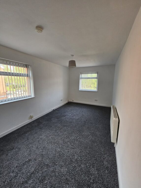 Cross Lane, Radcliffe, Radcliffe - Image 3