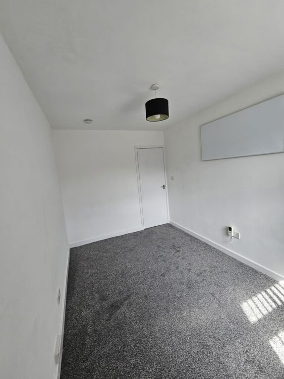 Cross Lane, Radcliffe, Radcliffe - Image 4