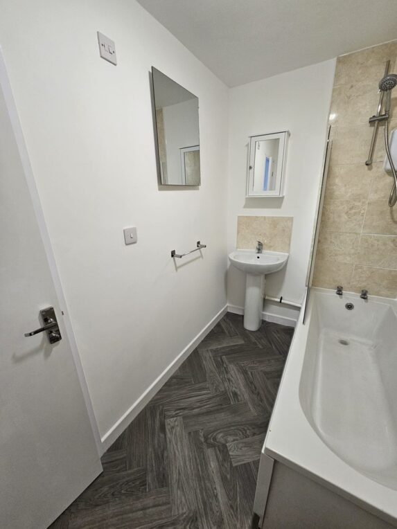 Cross Lane, Radcliffe, Radcliffe - Image 6