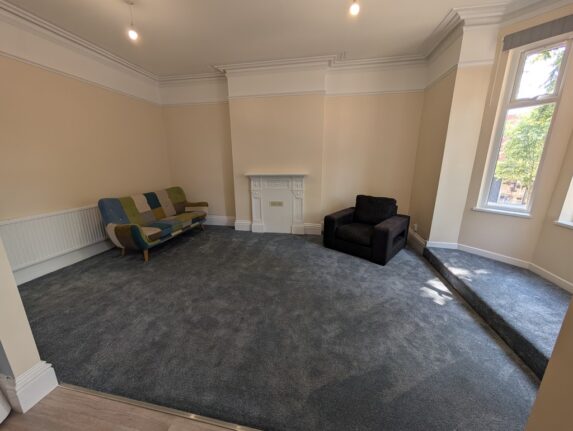 Ballbrook Avenue, First Floor Craig House   Manche, Sale - Image 2