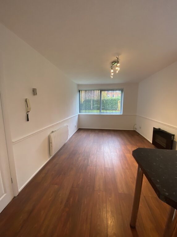 2 Parsonage Court, Heaton Moor - Image 2