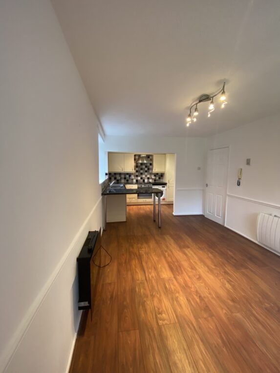2 Parsonage Court, Heaton Moor - Image 4