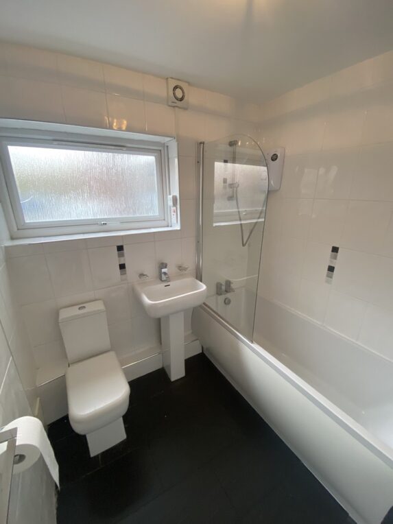2 Parsonage Court, Heaton Moor - Image 9